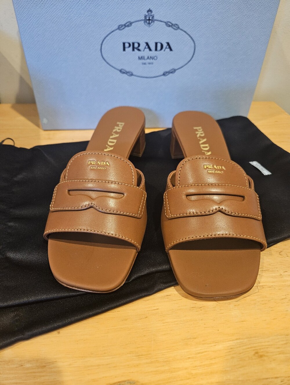 $1,120 Prada Leather Slide Sandals Brown 35mm Logo-Stamp EU 37 US 7 BNIB - Picture 2 of 9